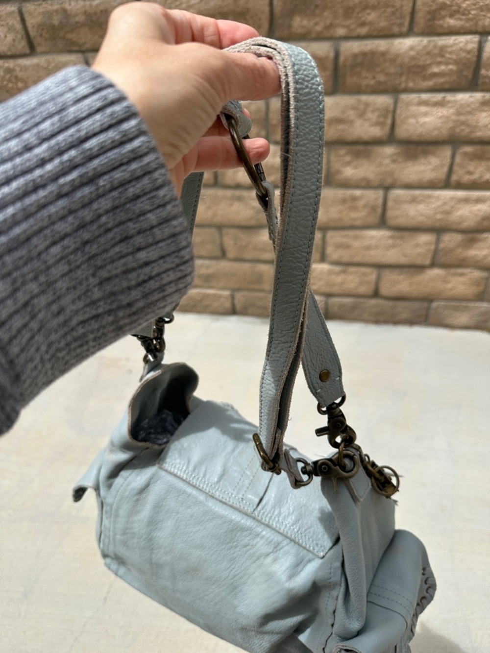 Free People We The Free Leigh Distressed bag aqua haze NWT +brass lock key chain - Picture 11 of 13